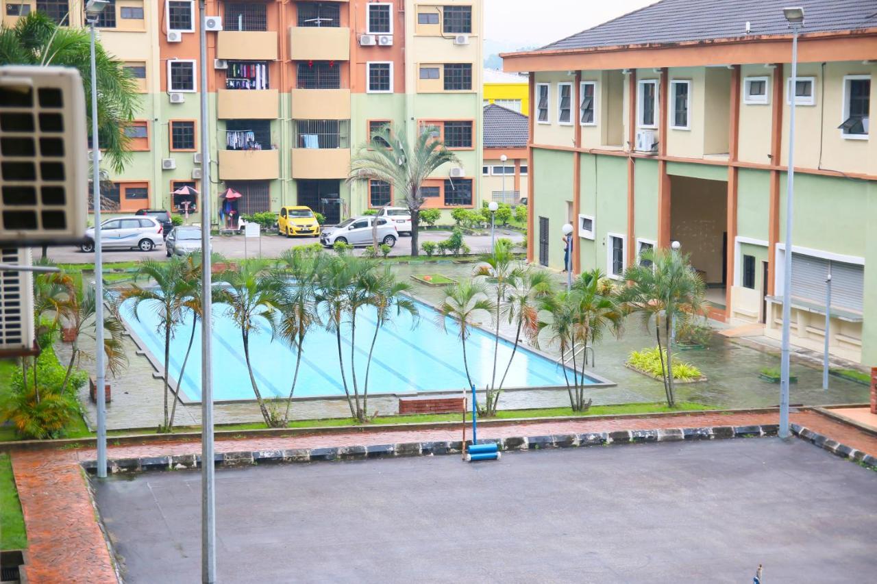 Puteh Homestay Shah Alam Exterior foto